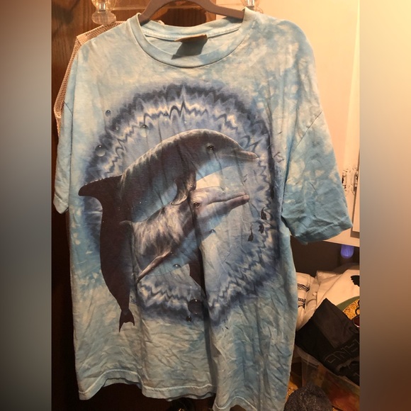 π΄2003 The Mountain Dolphin Tee-695 $30 or $25 w/offer - Picture 1 of 4